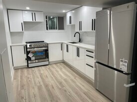 325 Lacasse Av in Ottawa, ON - Building Photo