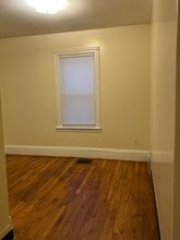 19 Rockwell St, Unit 1 in Boston, MA - Foto de edificio - Building Photo