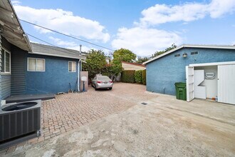 1259 W 35th St, Unit studio in Los Angeles, CA - Foto de edificio - Building Photo