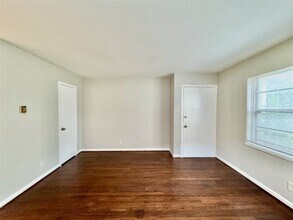 4916 Worth St, Unit 1 in Dallas, TX - Building Photo - Building Photo