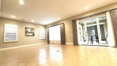 116 Joshua Tree in Irvine, CA - Building Photo - Building Photo