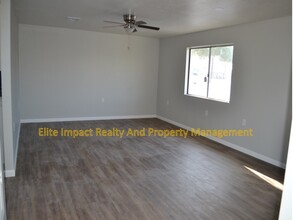 420 E Flores St in Tucson, AZ - Building Photo - Building Photo