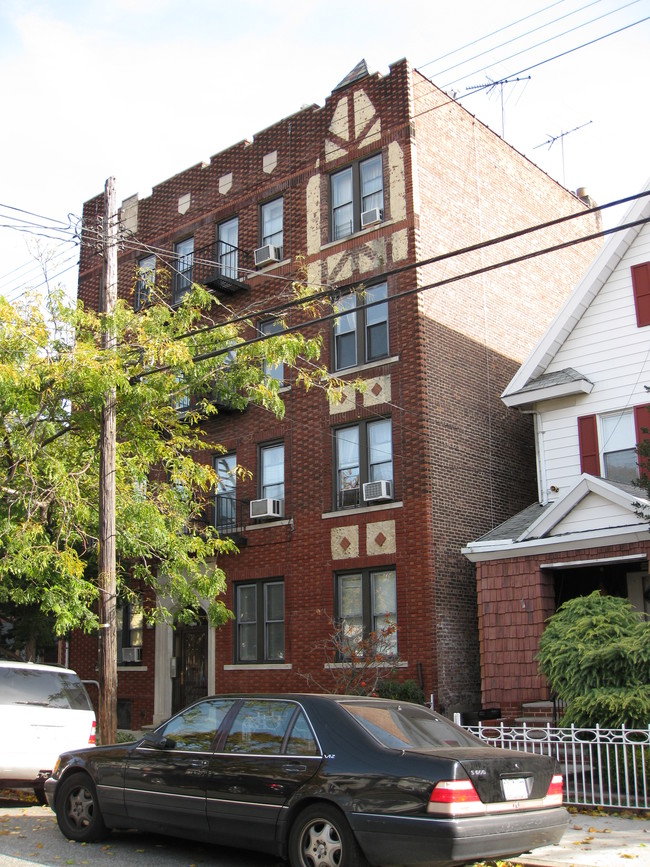 2049 E 17th St in Brooklyn, NY - Building Photo - Building Photo