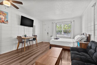425 2nd St N in St. Petersburg, FL - Building Photo - Building Photo