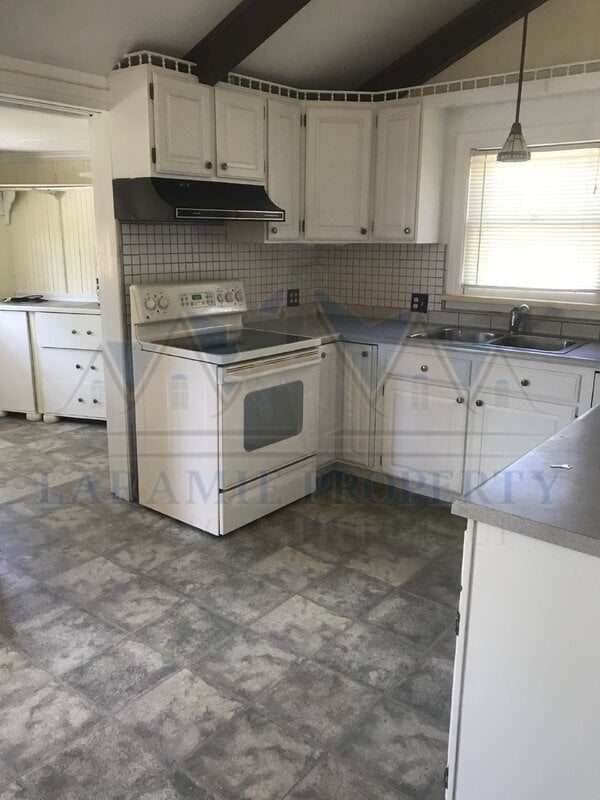 911 E Steele St in Laramie, WY - Building Photo - Building Photo