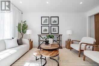 248 Sandringham Dr. in Toronto, ON - Building Photo - Building Photo