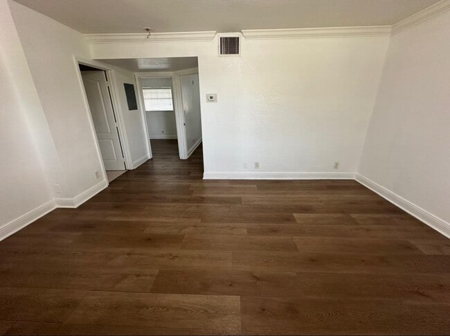 110 SE 2nd St, Unit 203 in Hallandale Beach, FL - Building Photo - Building Photo