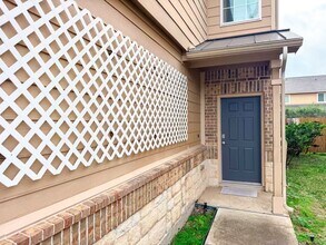 3923 Calgary Cir in Missouri City, TX - Foto de edificio - Building Photo