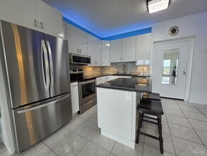 825 Bayshore Dr in Pensacola, FL - Building Photo - Building Photo