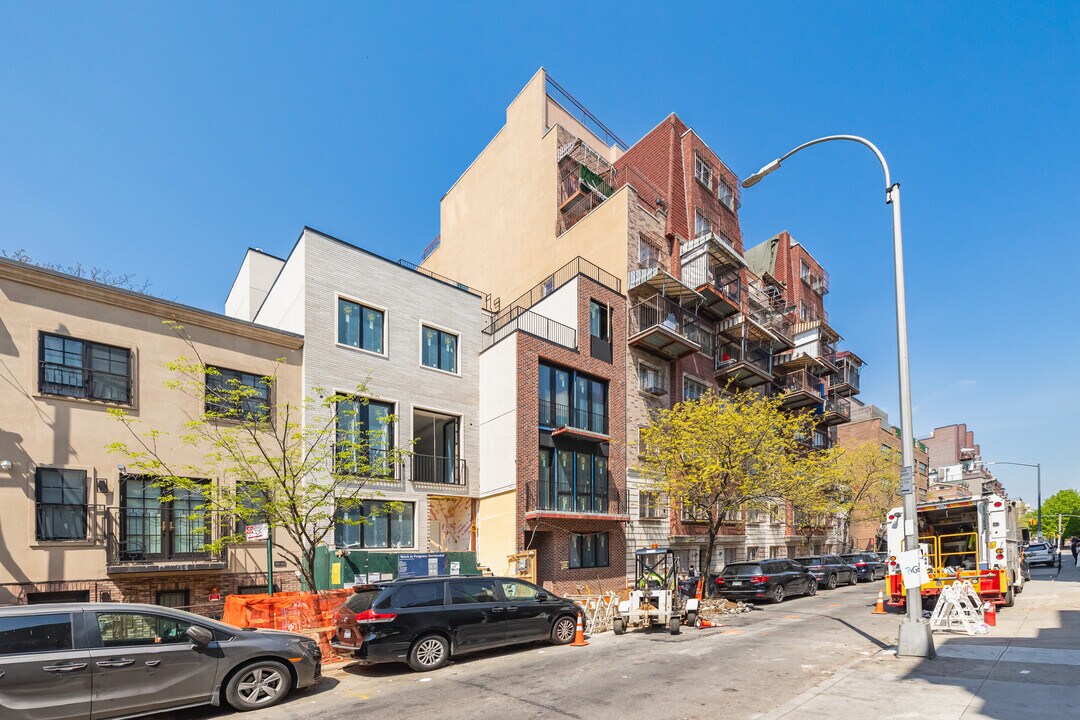260 Skillman St in Brooklyn, NY - Building Photo