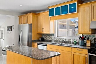 23 Oceanside Dr in Scituate, MA - Building Photo - Building Photo