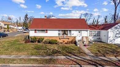 34 Ward Ave in Clifton, NJ - Foto de edificio - Building Photo