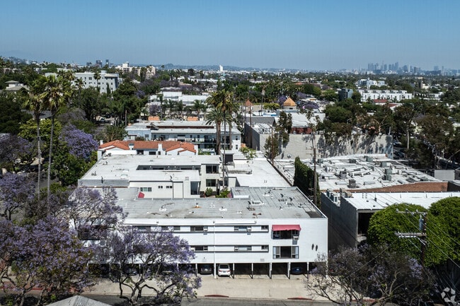 1114 N Harper Ave, Unit #7 in West Hollywood, CA - Foto de edificio - Building Photo