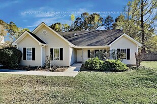 128 Stanfield Ct in Hampton, GA - Building Photo
