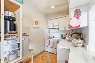 1614 Union Turnpike in North Bergen, NJ - Foto de edificio - Building Photo