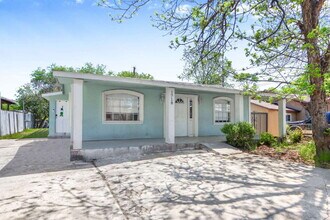 1718 Commercial Ave in San Antonio, TX - Building Photo - Building Photo