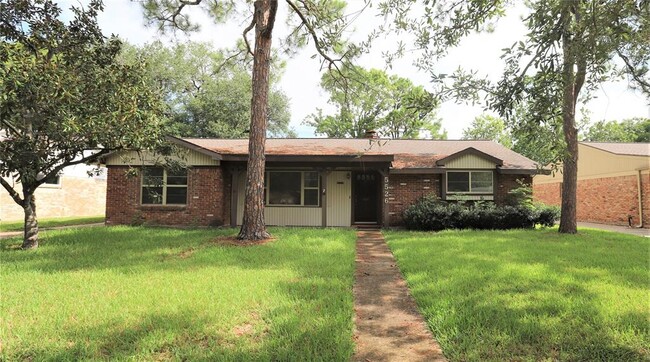 5526 Bankside Dr | Rentals in Houston, TX