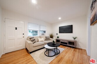 823 Highland Ave in Glendale, CA - Building Photo - Building Photo