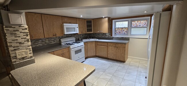 5135 W Roscoe St in Chicago, IL - Building Photo - Building Photo