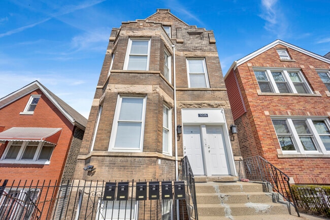 property at 1226 W 31st Pl