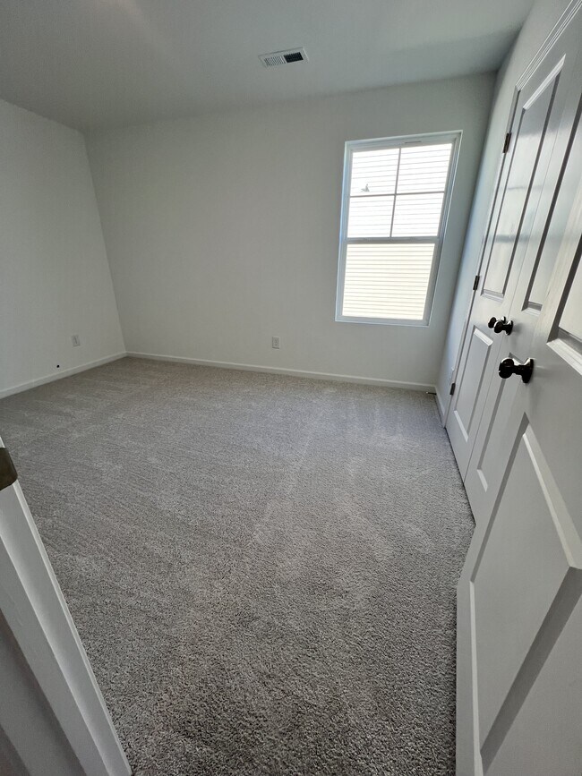 1025 Red Finch Wy in Angier, NC - Building Photo - Building Photo