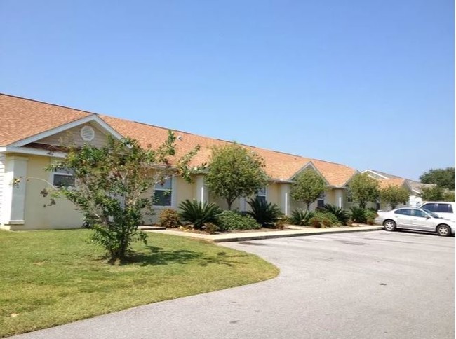 Three Angels Apartments in Pensacola, FL - Building Photo - Building Photo