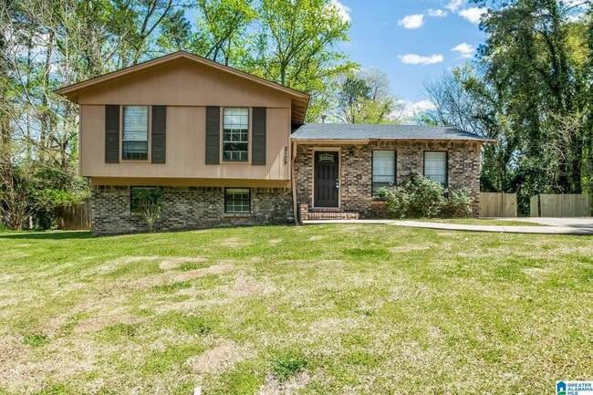 property at 2109 Pershing Rd