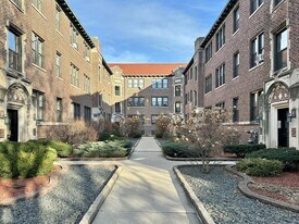 1315 Oak Ave in Evanston, IL - Building Photo