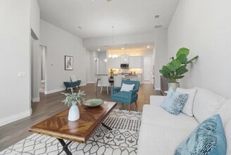 138 Rivalto Dr in Horseshoe Bay, TX - Building Photo - Building Photo