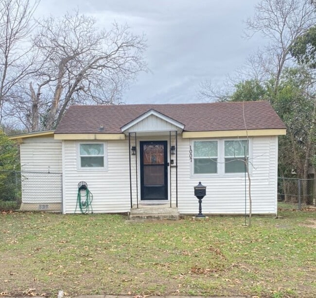 property at 1007 S 25th St