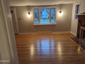 73 Vly Rd in Colonie, NY - Building Photo - Building Photo