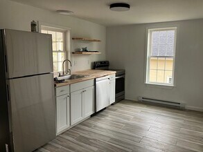 21 E Lake Rd-Unit -1Unit 2 in Fitzwilliam, NH - Building Photo - Building Photo