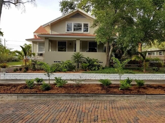property at 835 7th Ave S