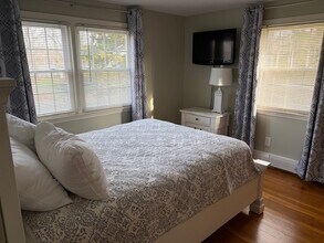 1105 Sandwich Rd in Sagamore, MA - Building Photo - Building Photo