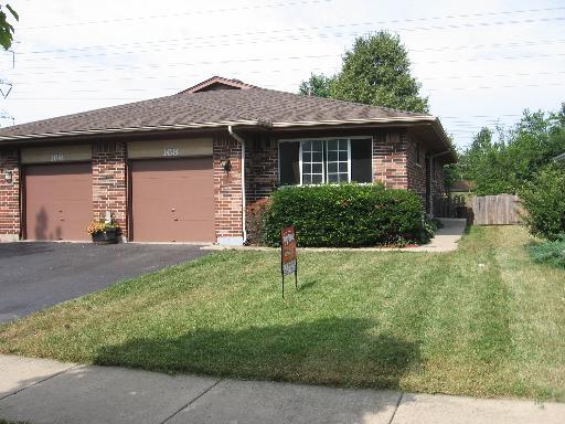 168 Paramount Dr in Wood Dale, IL - Building Photo