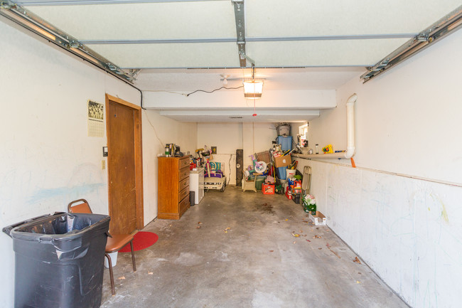 2211-2213 N 77th St in Kansas City, KS - Building Photo - Interior Photo