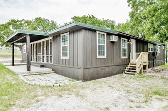 5711 Flint Dr in Granbury, TX - Building Photo - Building Photo