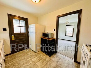 933 Josephine St in East Mckeesport, PA - Building Photo - Building Photo