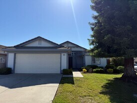 1030 Windmill Dr in Dixon, CA - Building Photo