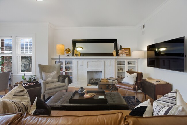 1624 W Olive Ave, Unit # 02 in Chicago, IL - Building Photo - Building Photo