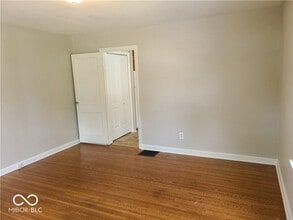 5838 Rosslyn Ave in Indianapolis, IN - Building Photo - Building Photo