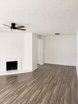 6200 W Tidwell Rd in Houston, TX - Building Photo