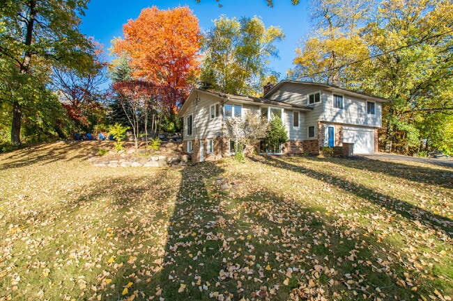 4644 Carlow Rd in Mound, MN - Building Photo - Building Photo