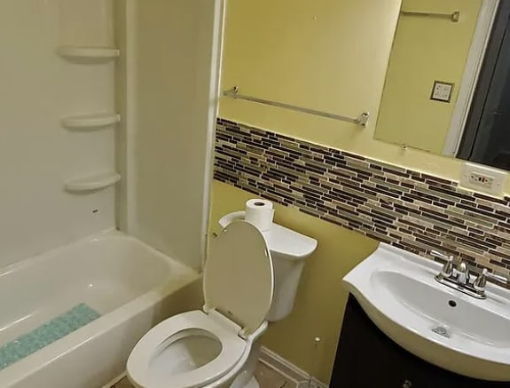 7503 Riverdale Rd, Apt 2027, Unit 2027 in New Carrollton, MD - Foto de edificio - Building Photo