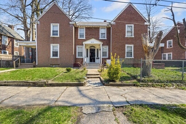 property at 2802 N Constitution Rd