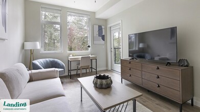 1311 SW Gibbs St in Portland, OR - Foto de edificio - Building Photo