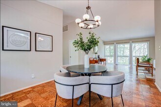 8428 Magruder Mill Ct in Bethesda, MD - Building Photo - Building Photo