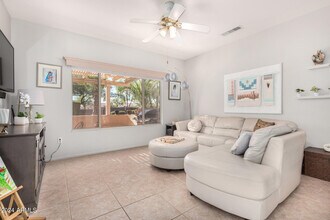 16215 W Desert Winds Dr in Surprise, AZ - Foto de edificio - Building Photo