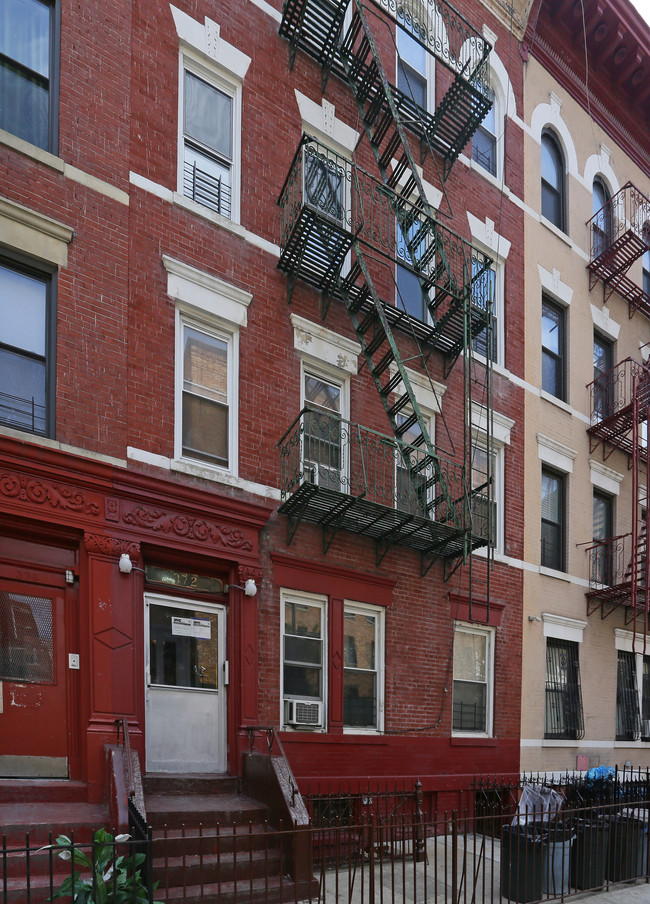 372 Montgomery Street in Brooklyn, NY - Building Photo - Building Photo