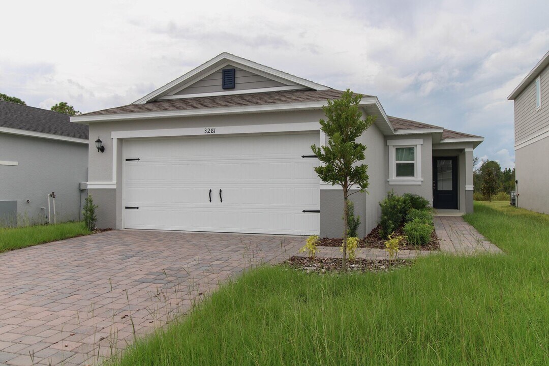 3281 Rolling Plns Cir in Clermont, FL - Building Photo